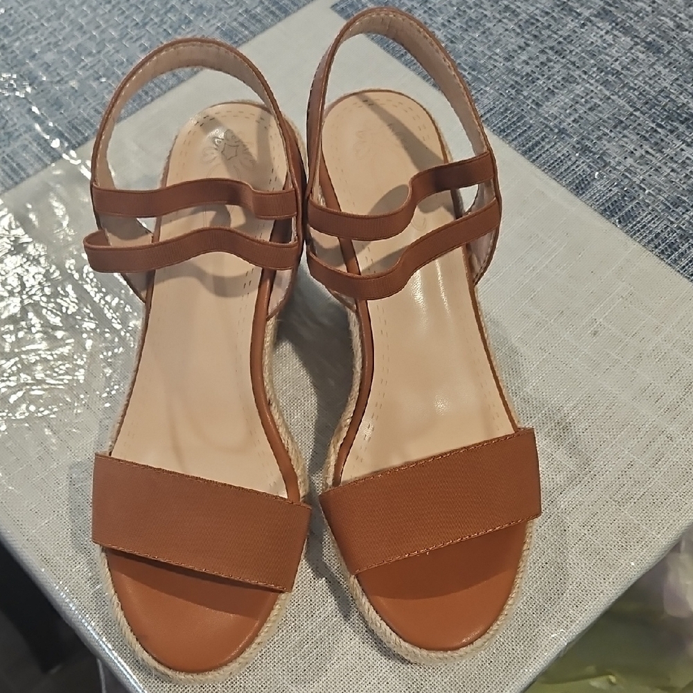Women's Tan Sandals